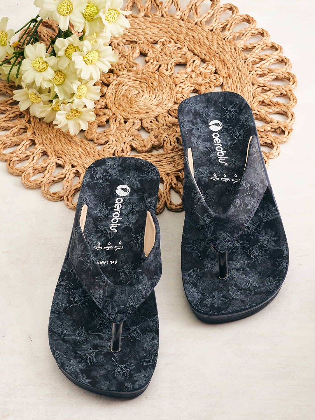 Aeroblu Footwear Black Women's Flats
