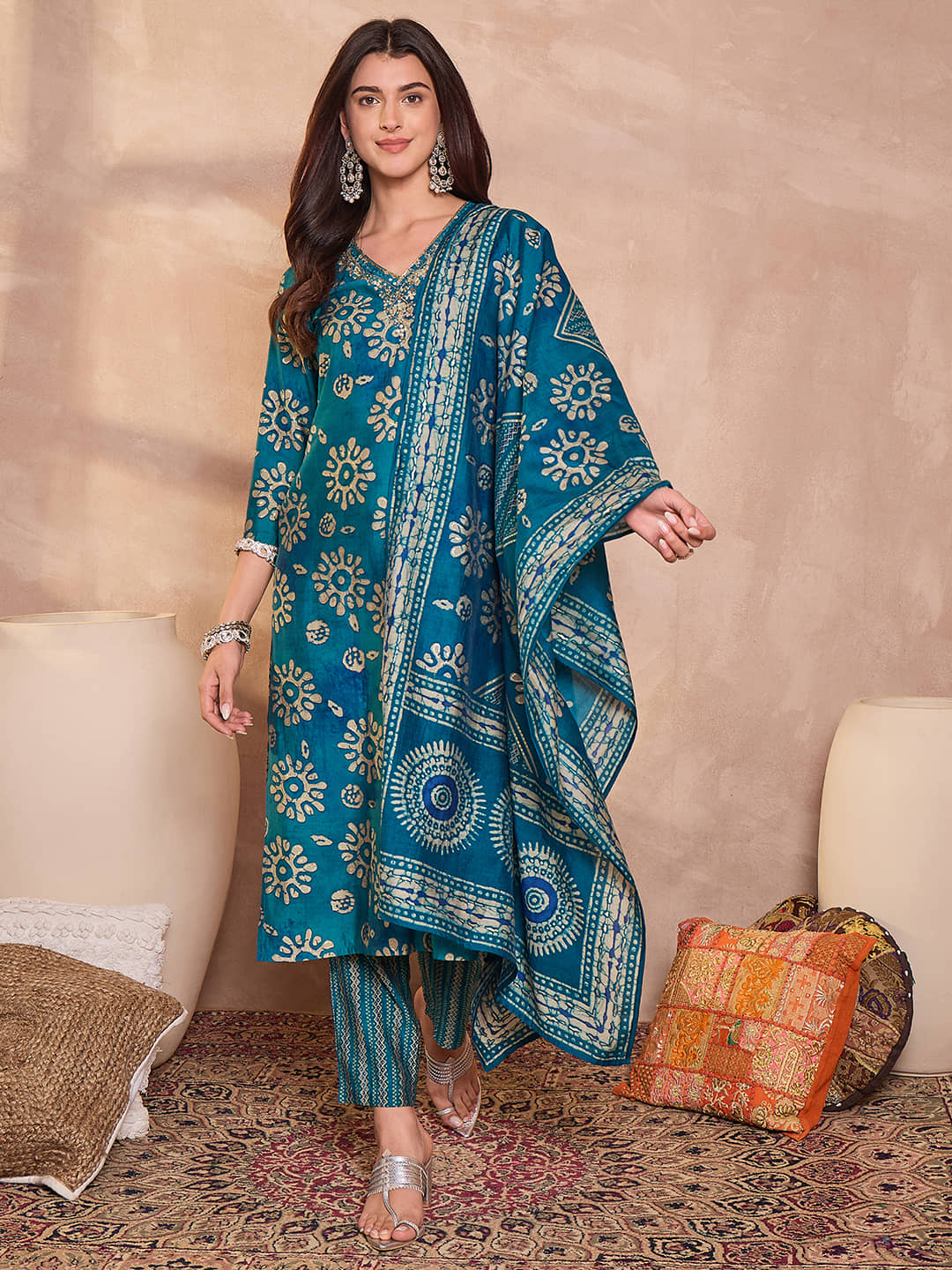 Vaamsi Women Cotton Blend Printed Straight Kurti With Pants ( Blue )