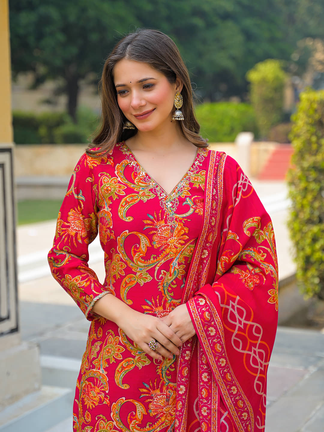 Vaamsi Women Viscose Self Design Straight Kurti With Pants ( Pink )