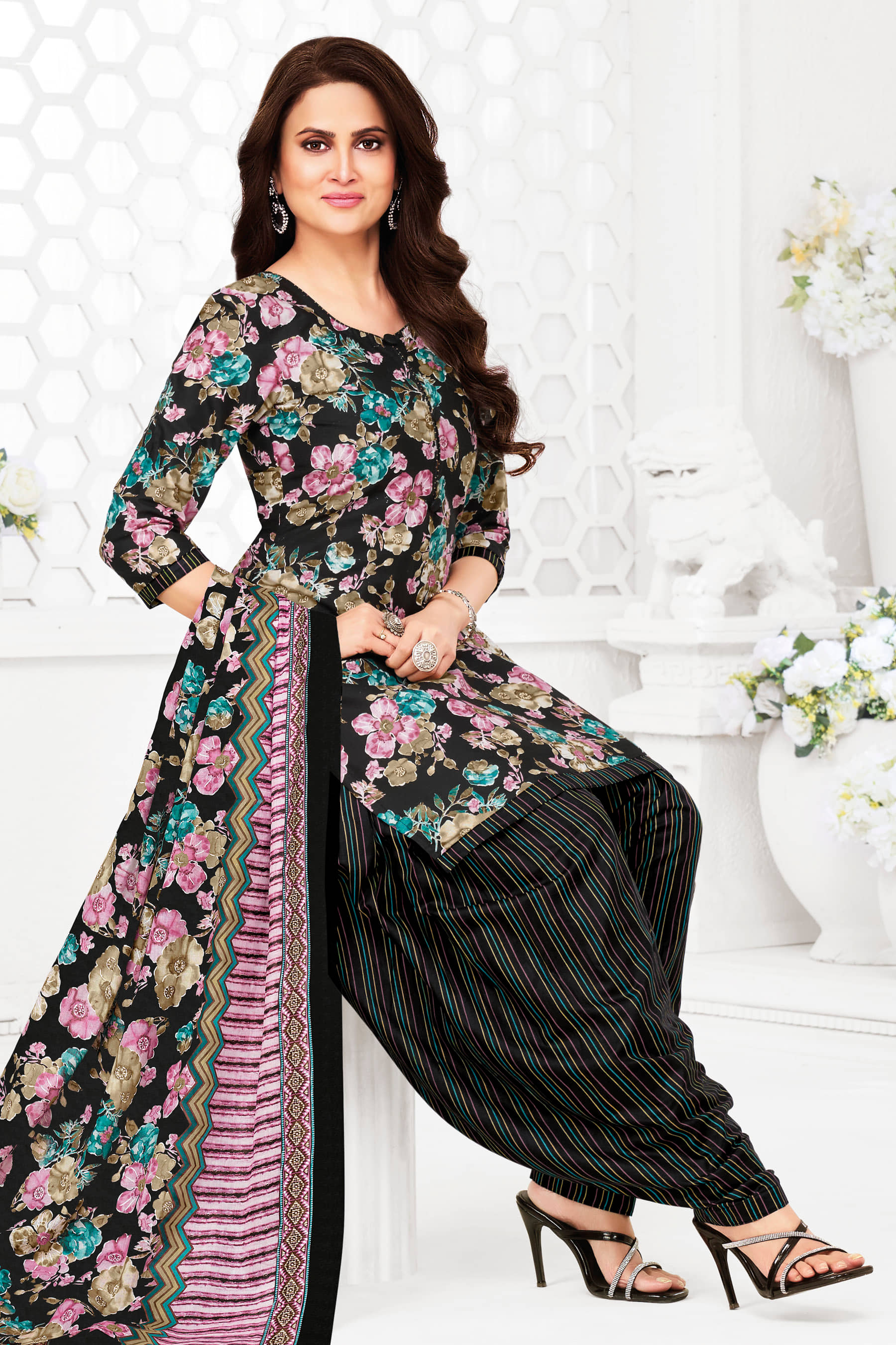 shree jeenmata collection Women Cotton Printed Straight Kurti With Patiala Salwar ( Black )