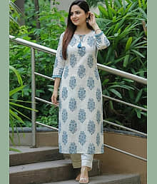 Sa Rasa Women Cotton Printed Straight Kurti ( White )