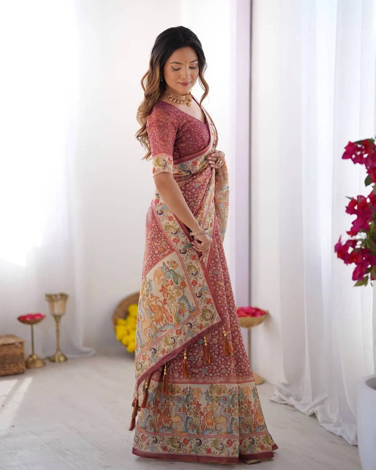 Saadhvi Linen Printed Regular Saree With Unstitched Blouse Piece ( Red ) - Sarees | Buy online on ZillyBuy
