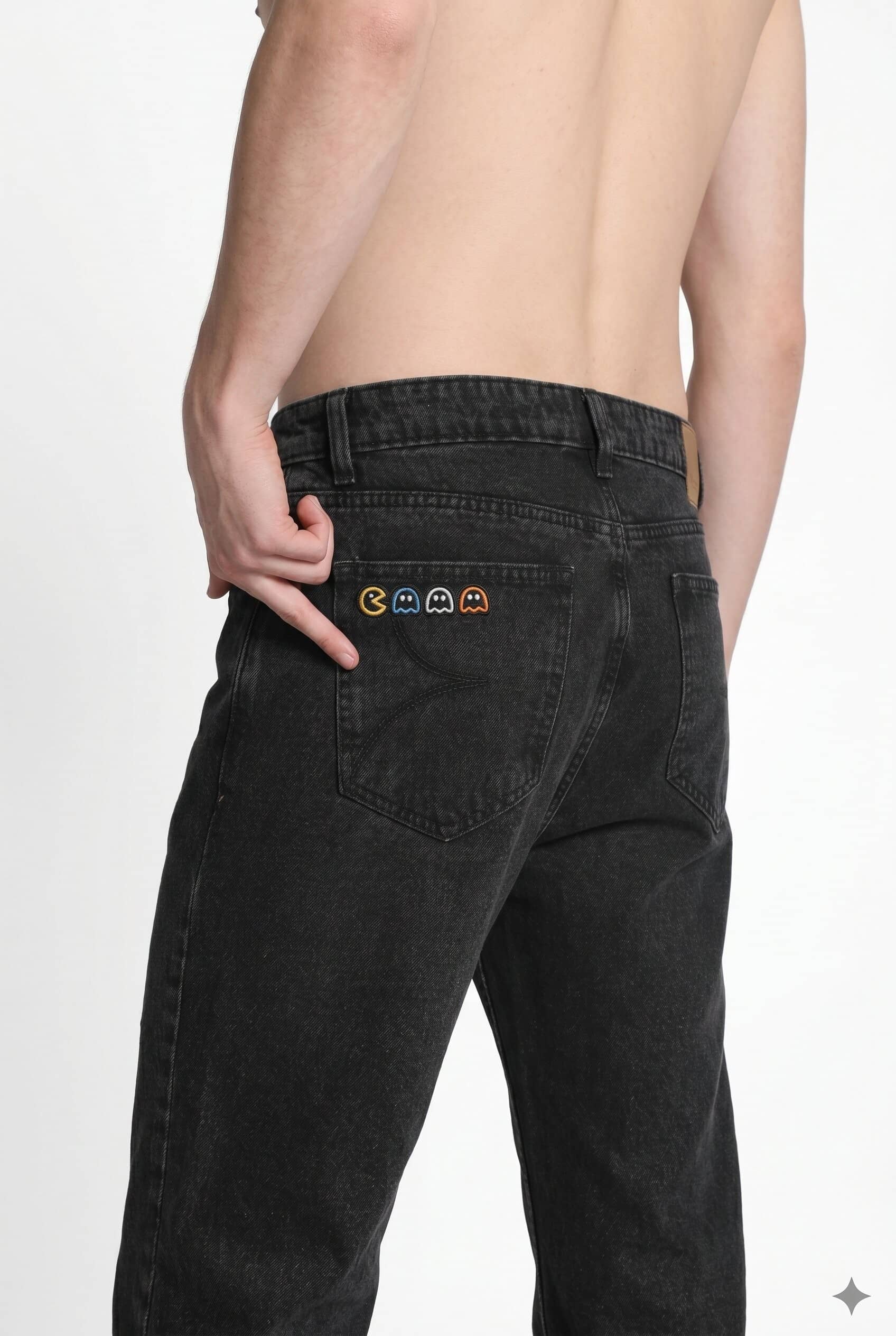 Bene Kleed Relaxed Embroidered Men's Jeans - Black ( Pack of 1 ) - Jeans | Buy online on ZillyBuy