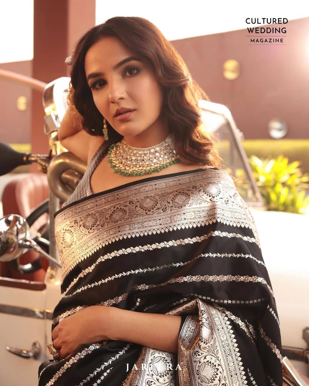 fab woven Art Silk Woven Design Banarasi saree With Unstitched Blouse Piece ( Black ) - Sarees | Buy online on ZillyBuy