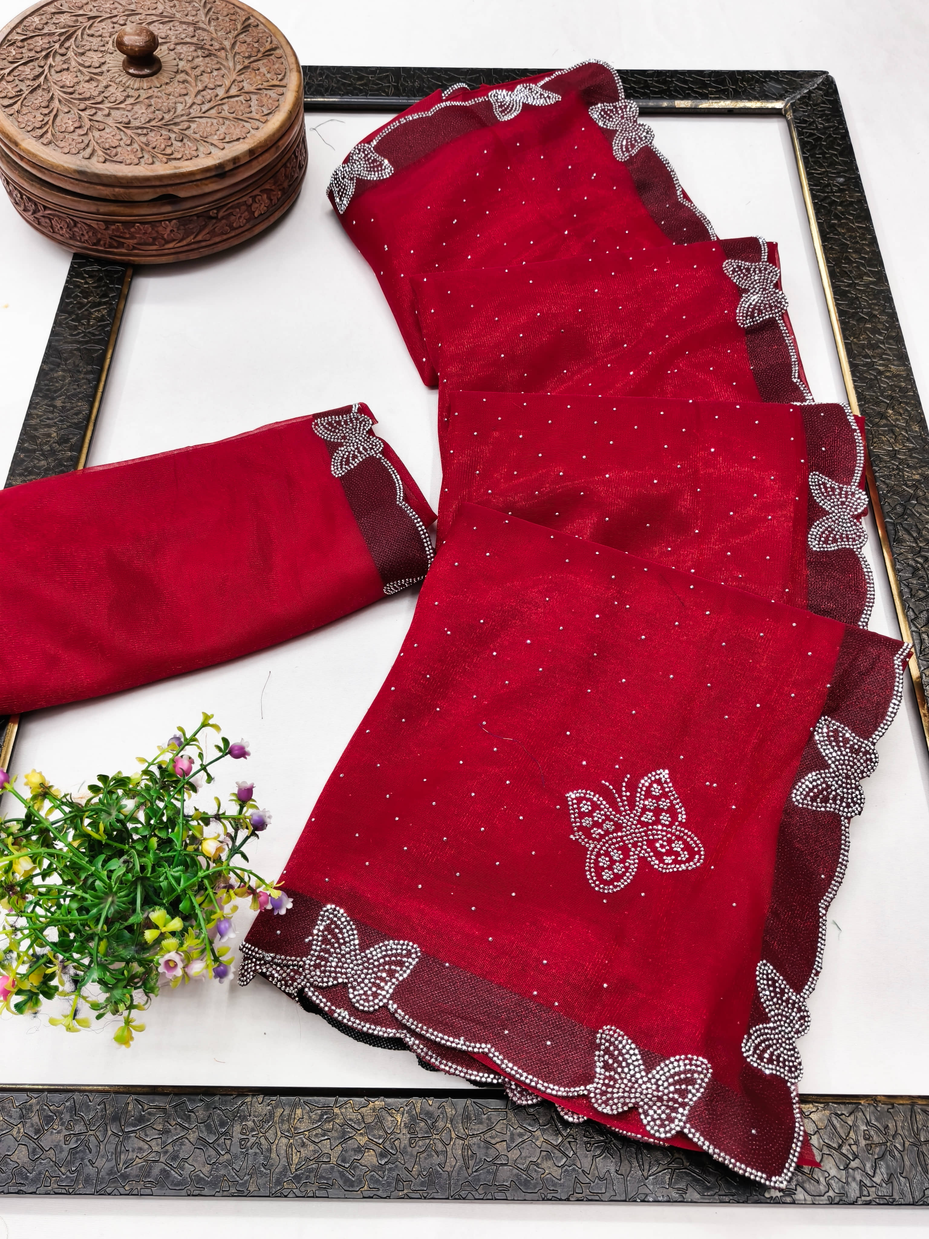 Kashvi Sarees Net Embellished Kasavu Saree With Unstitched Blouse Piece ( Red ) - Sarees | Buy online on ZillyBuy