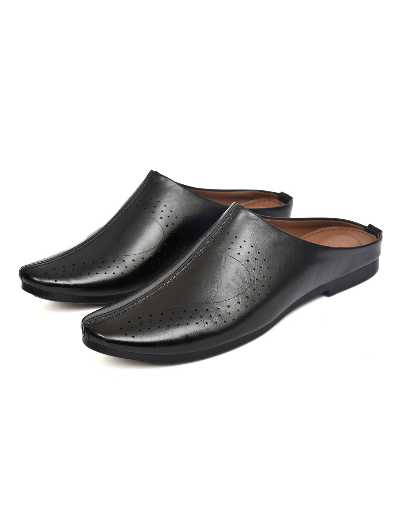 HiDa Black Men's Mojaris - Ethnic Shoes | Buy online on ZillyBuy