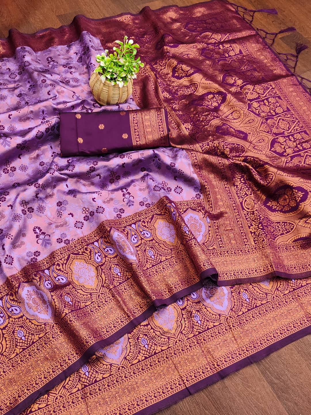 Vastukala Silk Woven Design Kanjeevaram Sarees With Unstitched Blouse Piece ( Lavender ) - Sarees | Buy online on ZillyBuy