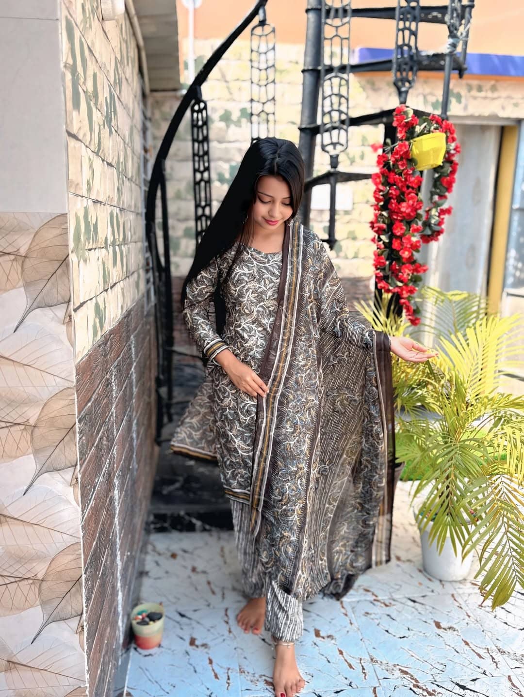 Kashvi Sarees Women's Crepe Unstitched Salwar Suit - Unstitched Fabrics | Buy online on ZillyBuy